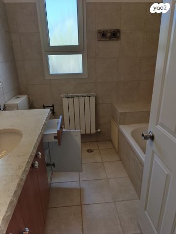 בית פרטי/ קוטג', צאלים, שירת הכפר, כפר ורדים