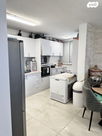 דירה, דרך רזיאל, צפון מזרח מרכז העיר, נתניה