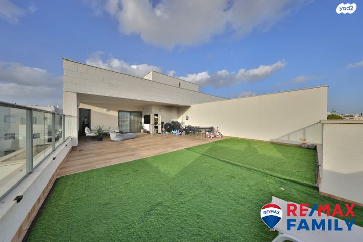 גג/ פנטהאוז, א.ד. גורדון 9, מוצקין הותיקה, קרית מוצקין