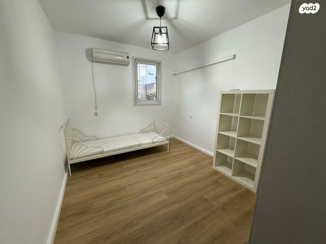 דירה, ד"ר אברהם אליהו הרכבי, תל חיים, תל אביב יפו