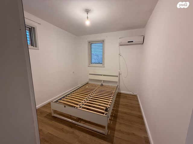 דירה, ד"ר אברהם אליהו הרכבי, תל חיים, תל אביב יפו