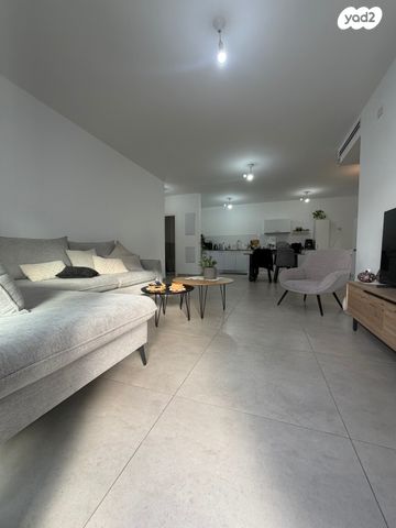 דירה, נעמי שמר 18, נאות אפק, אפקה, קרית ביאליק