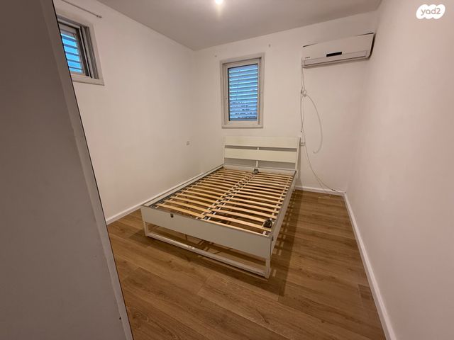 דירה, ד"ר אברהם אליהו הרכבי, תל חיים, תל אביב יפו