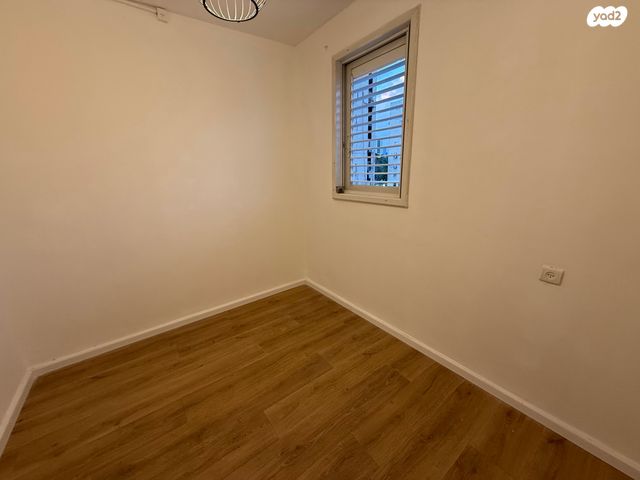 דירה, ד"ר אברהם אליהו הרכבי, תל חיים, תל אביב יפו