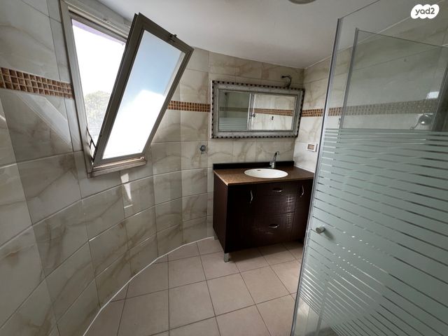 יחידת דיור, משה שרת, קרית בנימין, קרית אתא