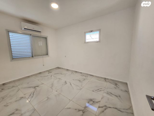 דירה, דקר, שז"ר / דקר, טירת כרמל