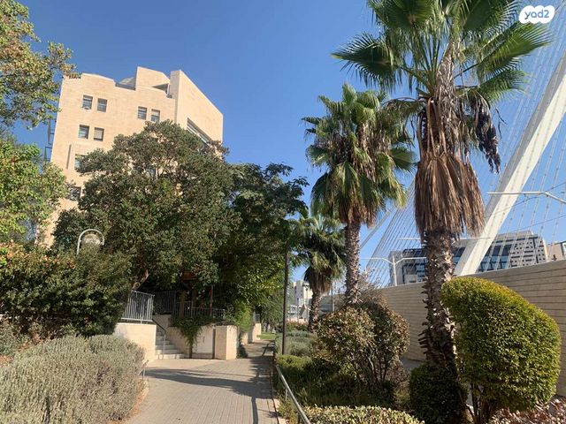 שדרות הרצל 10