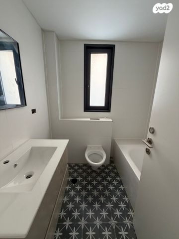 דירה, הרא"ה 153, עליות, רמת גן