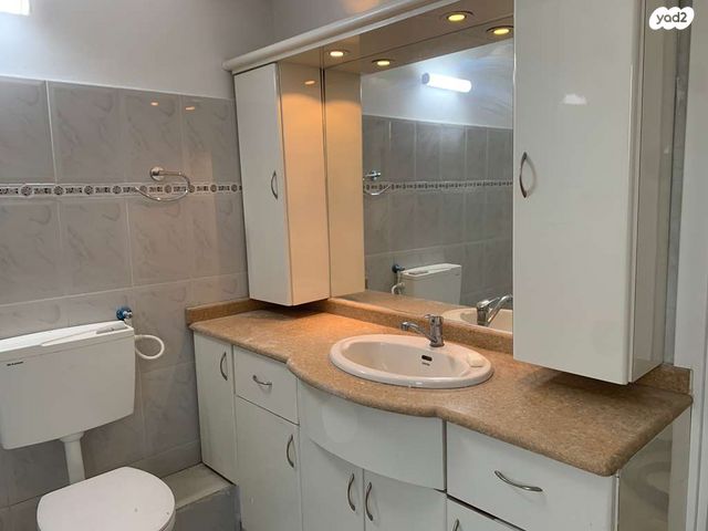 דירה, שדרות הרצל 10, קרית משה, ירושלים