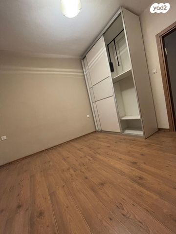 דירה, האחים זייגר, אברמוביץ', ראשון לציון