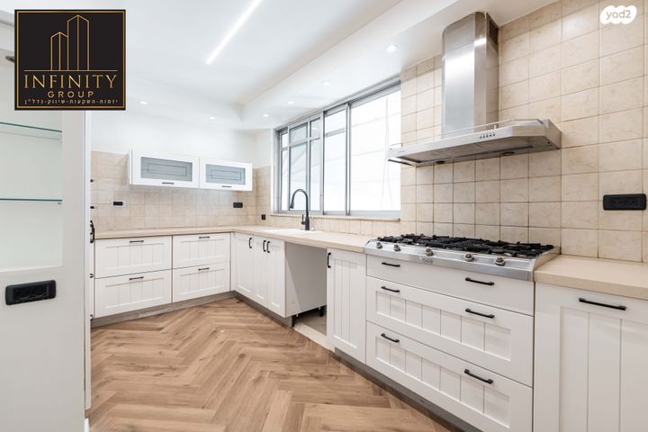 דופלקס, דוד אלעזר, בית וקאנטרי, גיורא יוספטל, גבעת שמואל