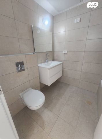 דירה, ראול ולנברג 33, תל אביב יפו