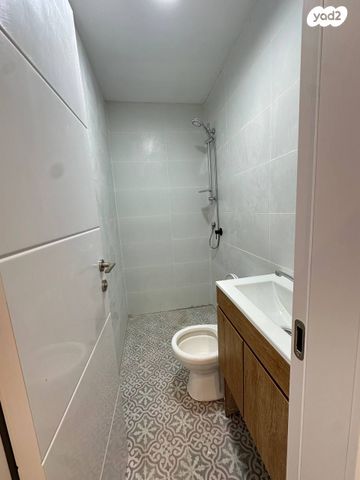 דירה, שדרות אליהו גולומב 15, הדר עליון, חיפה