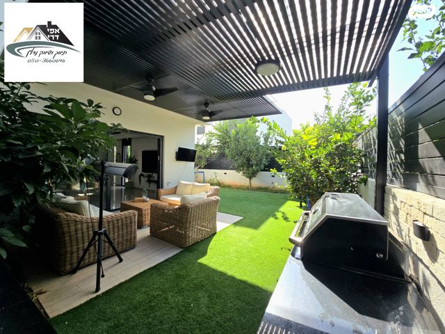 דו משפחתי, השמחה, שרונה, כפר יונה