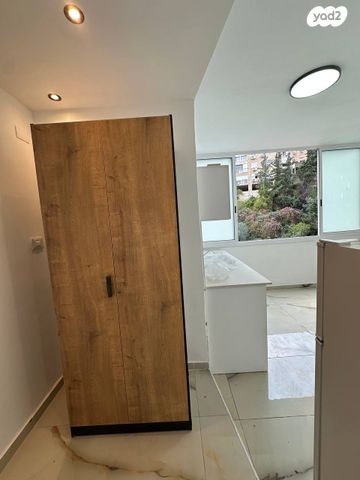 דירה, שדרות אליהו גולומב 15, הדר עליון, חיפה