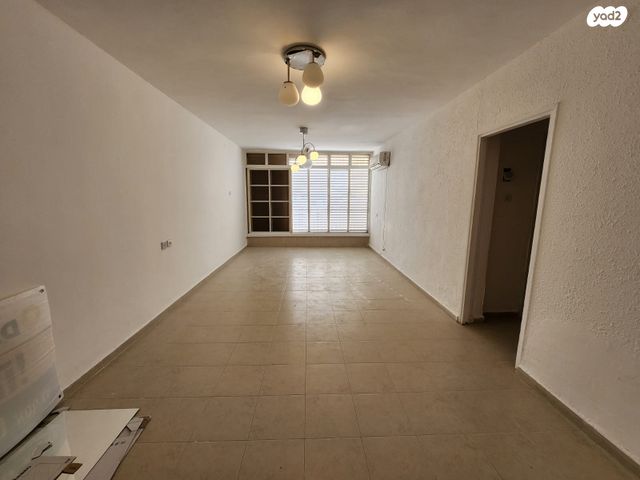 דירה, דקר, שז"ר / דקר, טירת כרמל