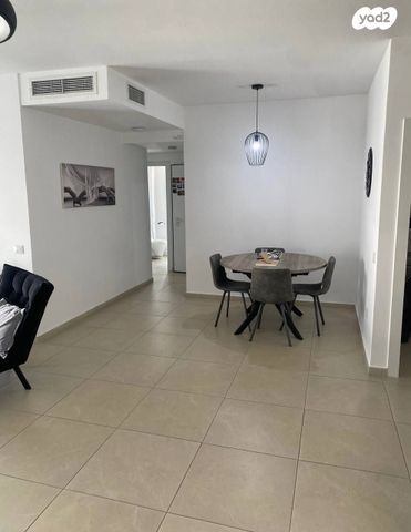 דירה, אלמוג, אכזיב, נהריה