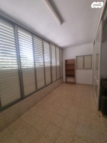 דירה, שדרות ירושלים, יד לבנים, רמת גן