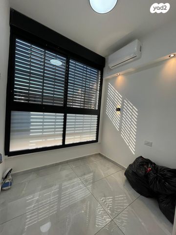 דירה, שדרות כצנלסון 8, מרכז העיר, קרית אתא