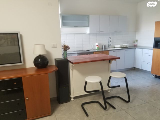 דירה, אור עקיבא