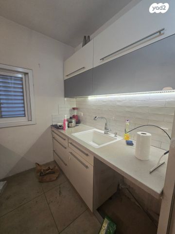 דירה, האחים זייגר, אברמוביץ', ראשון לציון