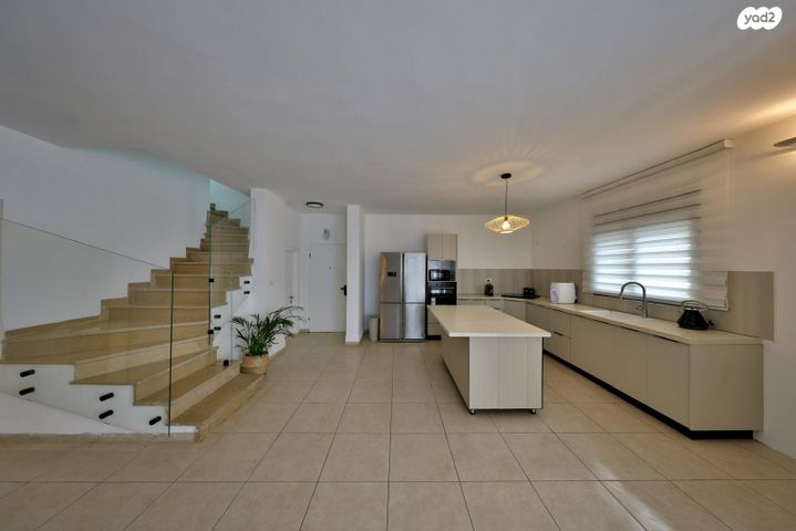 גג/ פנטהאוז, הרצל 125, עין שרה, נהריה