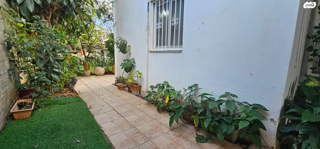 שיכוני המזרח