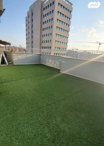 דופלקס, דוד אלעזר, בית וקאנטרי, גיורא יוספטל, גבעת שמואל