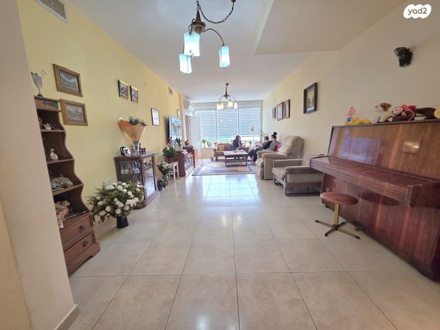 דירה, לוין אפשטיין, ב' / צפון מערב העיר, רחובות