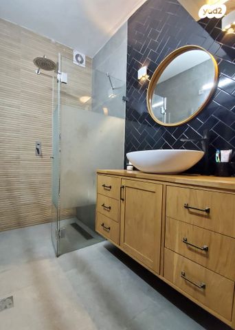 דופלקס, דוד אלעזר, בית וקאנטרי, גיורא יוספטל, גבעת שמואל