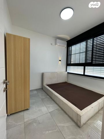 דירה, שדרות כצנלסון 8, מרכז העיר, קרית אתא