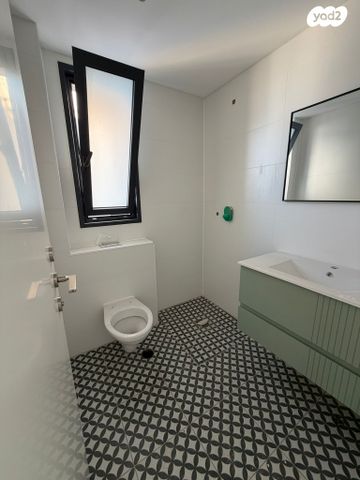 דירה, הרא"ה 153, עליות, רמת גן