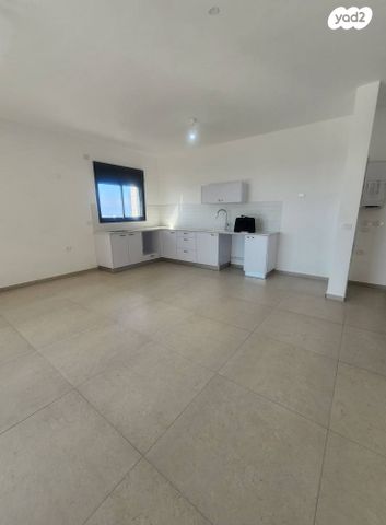 דירה, ראול ולנברג 33, תל אביב יפו