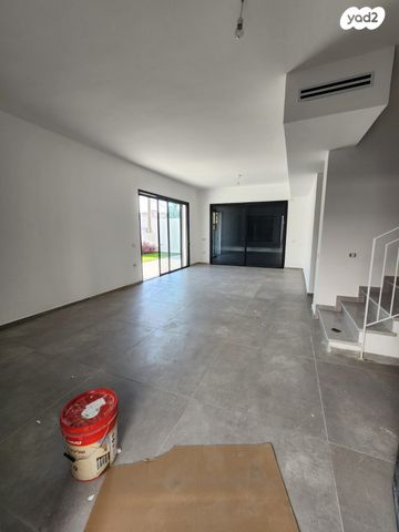 בית פרטי/ קוטג', בארי, יצחק, חדרה