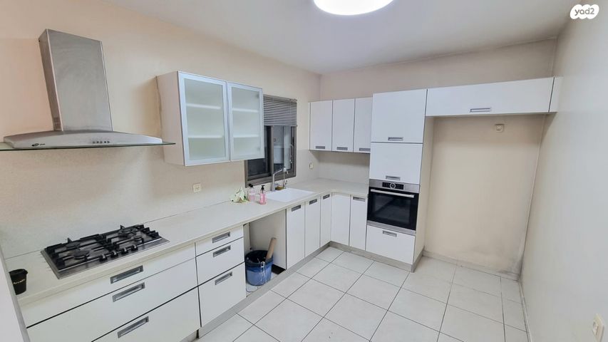 דירה, עמיחי פאגלין, אזורי חן, גימל החדשה, תל אביב יפו