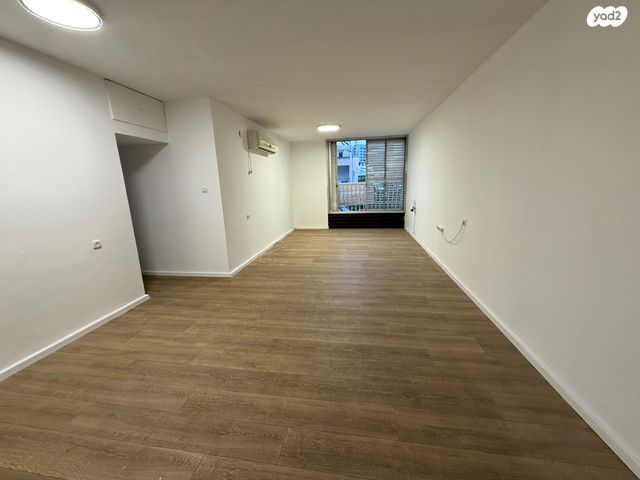 דירה, ד"ר אברהם אליהו הרכבי, תל חיים, תל אביב יפו