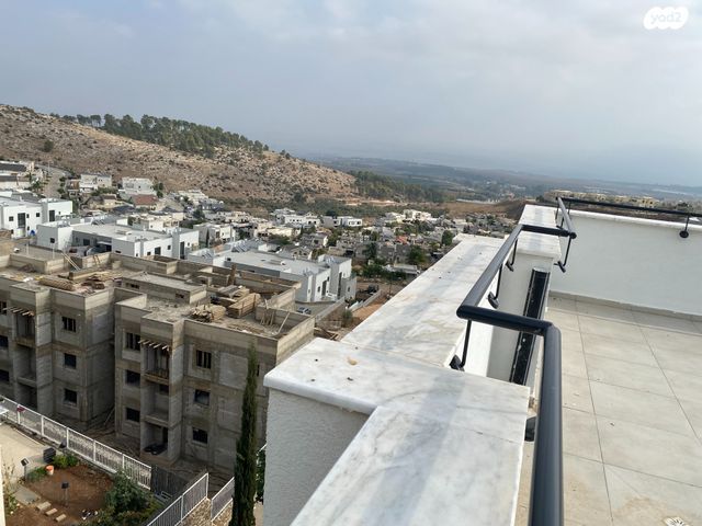 גג/ פנטהאוז, חצור הגלילית