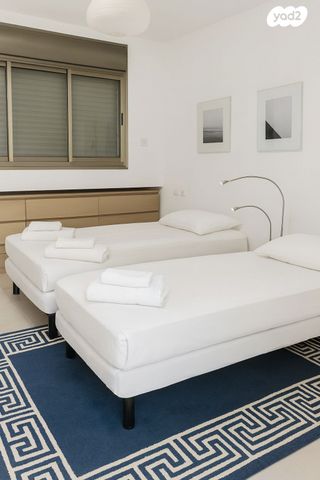 דופלקס, הפרחים 13, רעננה