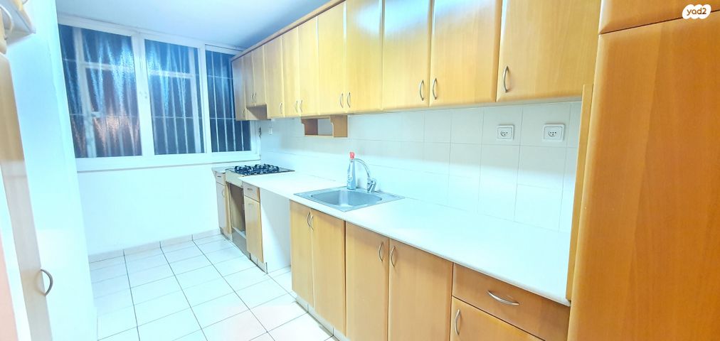 דירה, שרה אהרונסון, אזור הבילויים, רמת גן