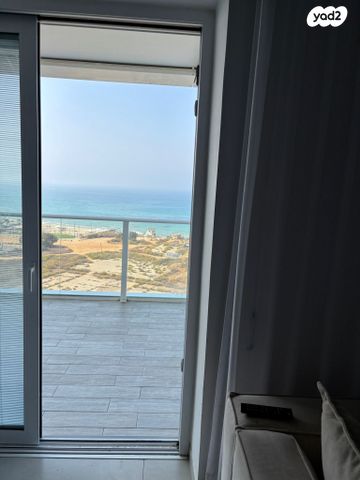 דירה, שדרות רחבעם זאבי, גבעת אולגה, חדרה