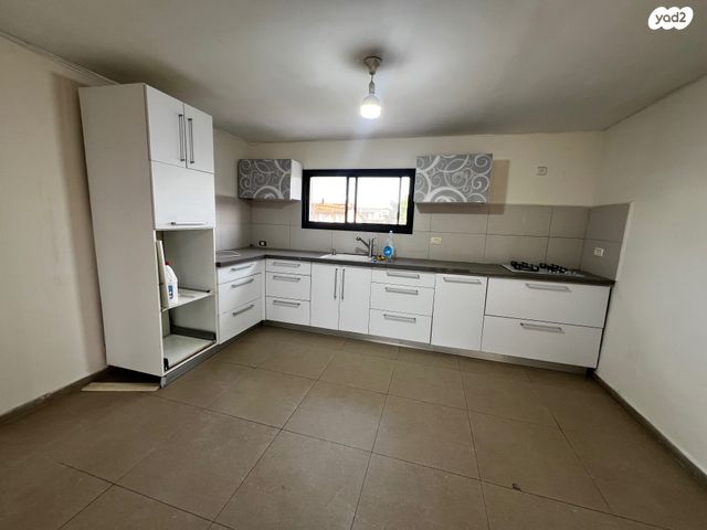 יחידת דיור, משה שרת, קרית בנימין, קרית אתא