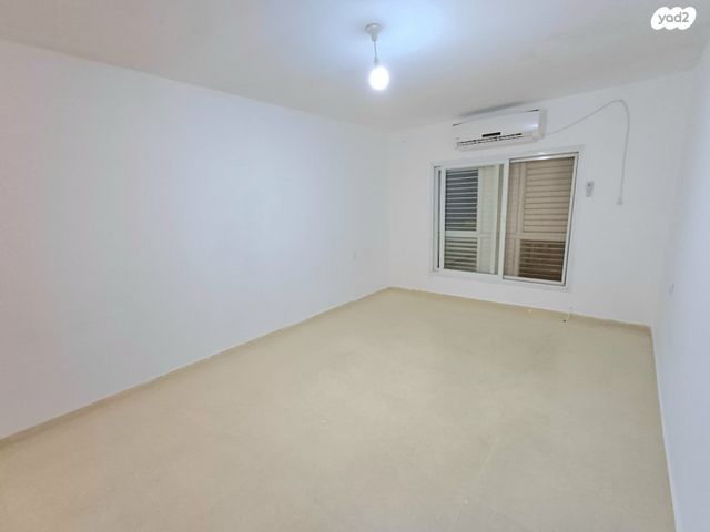 דירה, שדרות גת 104, הקוממיות, קרית גת