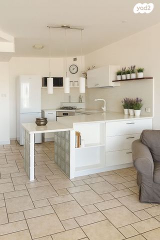 דופלקס, הפרחים 13, רעננה