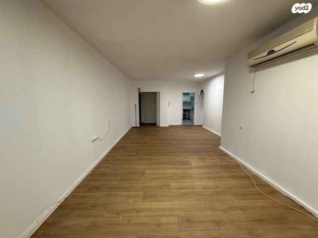 דירה, ד"ר אברהם אליהו הרכבי, תל חיים, תל אביב יפו