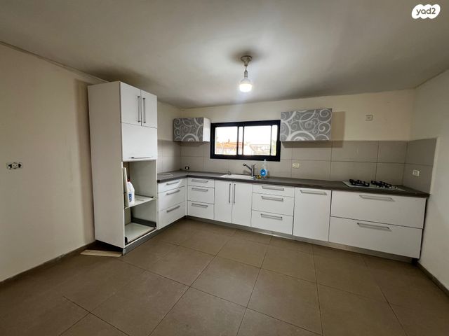 יחידת דיור, משה שרת, קרית בנימין, קרית אתא