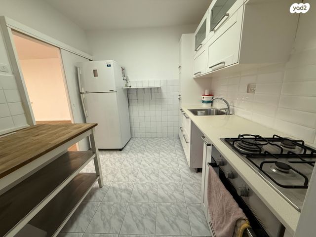 דירה, ד"ר אברהם אליהו הרכבי, תל חיים, תל אביב יפו