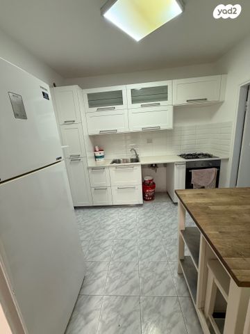 דירה, ד"ר אברהם אליהו הרכבי, תל חיים, תל אביב יפו