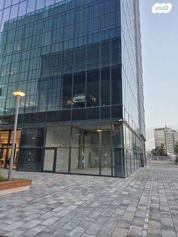 קליניקות, אזור תעשיה נווה נאמן, הוד השרון