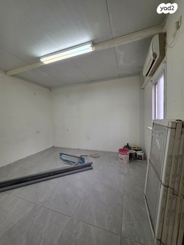 קליניקות, מיכאל, כפר ביאליק, כפר ביאליק