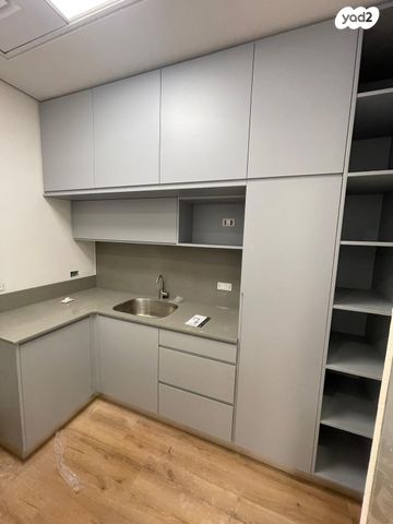 משרדים, הנופר, אזור תעשייה קרית אתגרים, רעננה